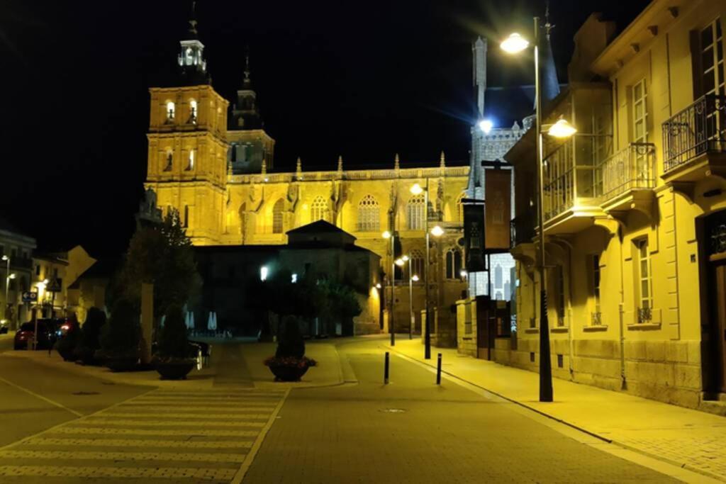 Vivienda Turística Los Sitios en Astorga Apartamento Exterior foto