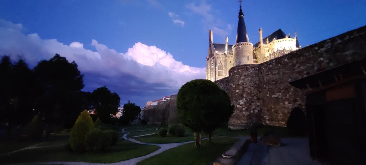 Vivienda Turística Los Sitios en Astorga Apartamento Exterior foto